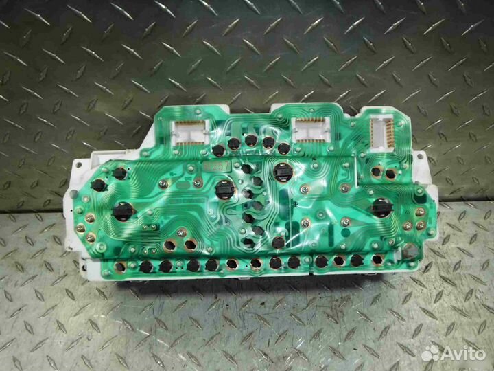 Панель приборов Mitsubishi Galant