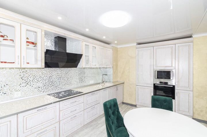 3-к. квартира, 76 м², 8/17 эт.