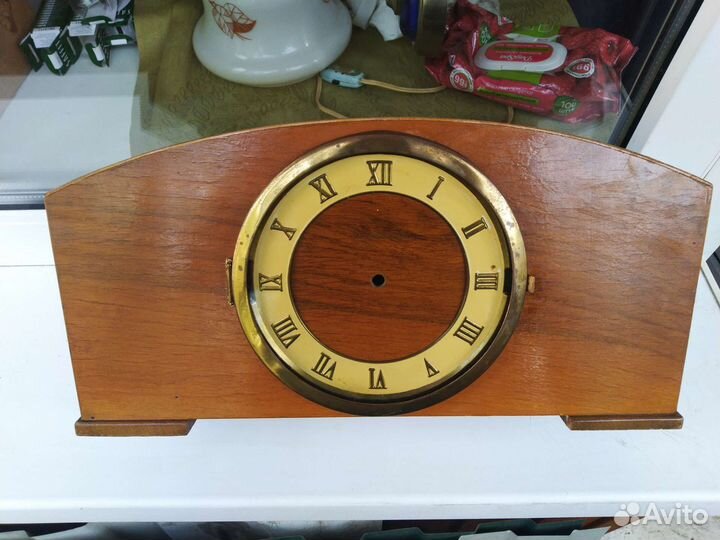 Старинные настенные часы и корпус