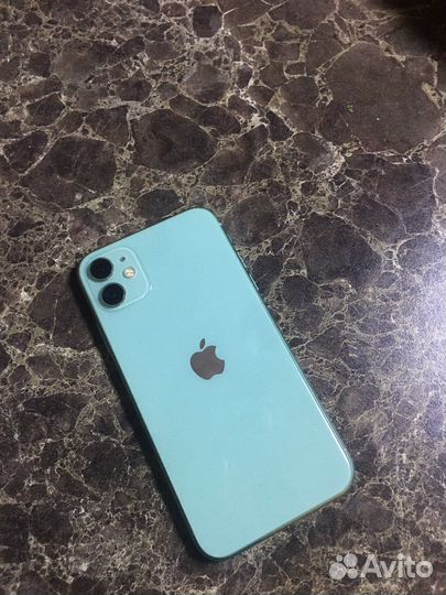 Телефон iPhone 11