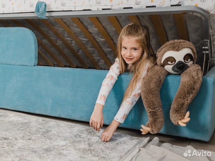 Кровать с бортиком