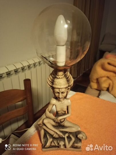 Лампа настольная