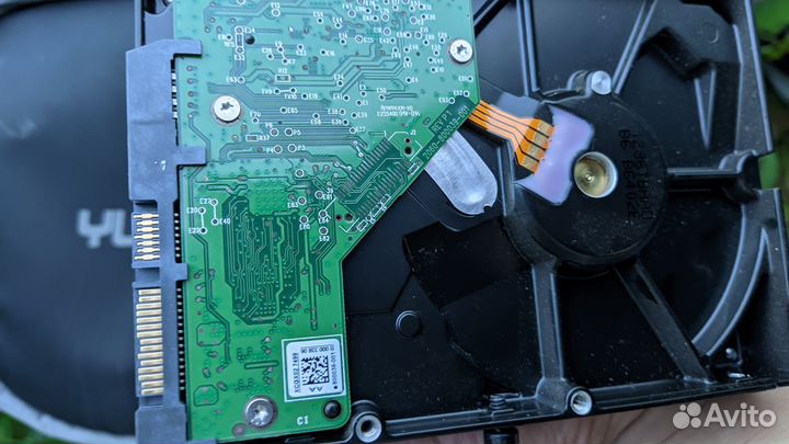 Жесткий диск Hitachi 2tb и Western digital 1tb