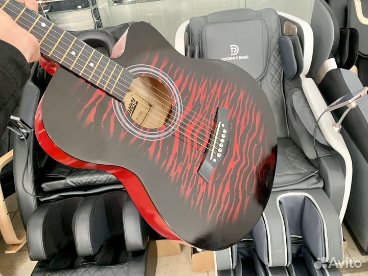 Акустическая гитара