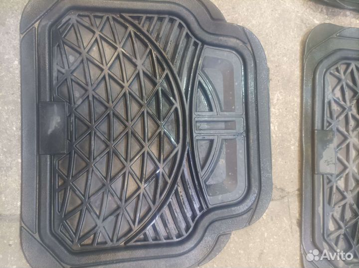 Автомобильные коврики резиновые