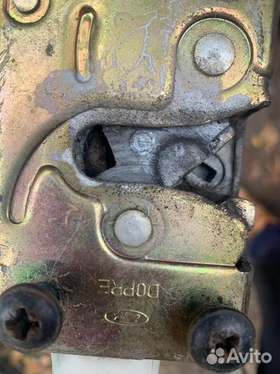 Замок двери задней Ford Mondeo 2 BFP 1998 7096474