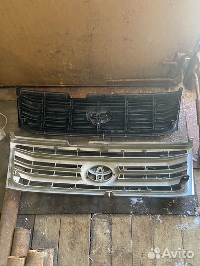 Решетка радиатора Тойота ленд крузер 100