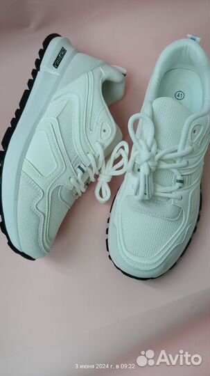 Кроссовки женские 38 размер