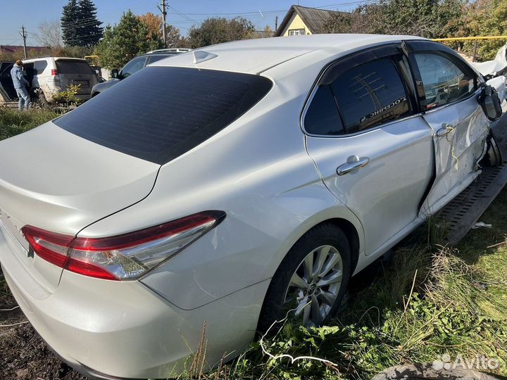 Toyota Camry 2.5 AT, 2020, битый, 120 000 км