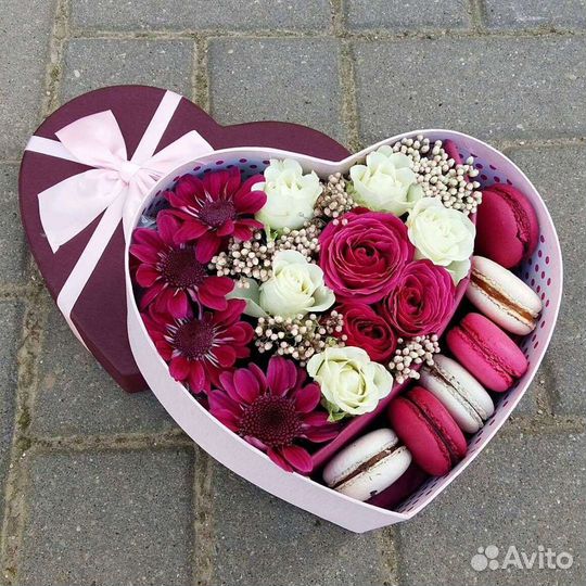 Свежие цветы букеты на день воспитателя и учителя