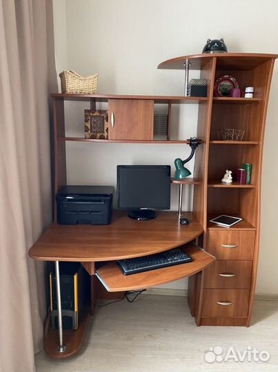 Компьютерный стол