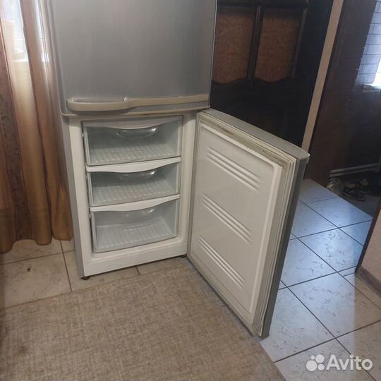 Холодильник samsung