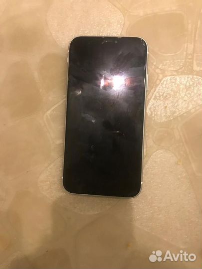 Телефон iPhone хр