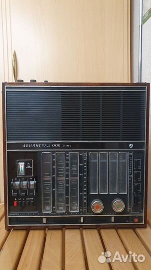 Радиоприемник СССР Ленинград 006 стерео