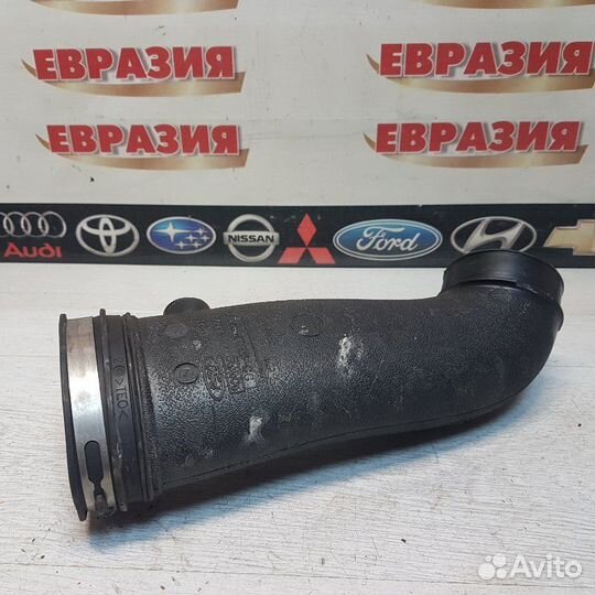 Патрубок воздушного фильтра Ford Explorer U502