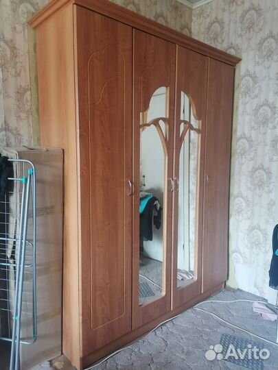 Спальный гарнитур