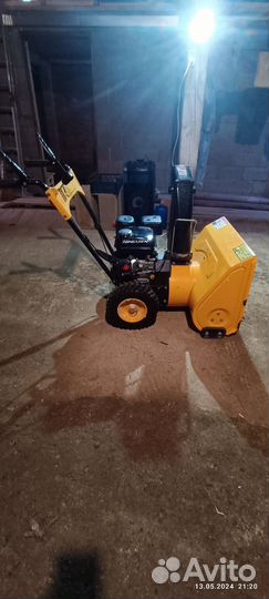 Снегоуборщик бензиновый