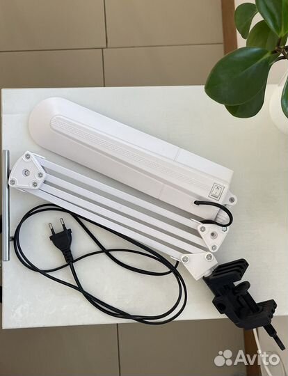 Лампа настольная на струбцине