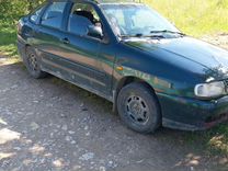 Volkswagen Polo 1.6 MT, 1997, 270 000 км, с пробегом, цена 115 000 руб.