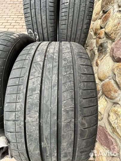 Pirelli P Zero 275/40 R21 и 315/35 R21 111Y