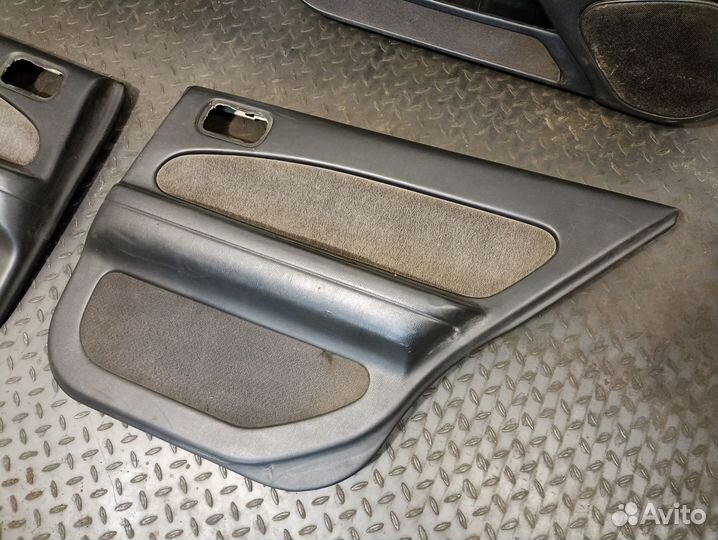 Обшивка двери для Nissan Maxima A32