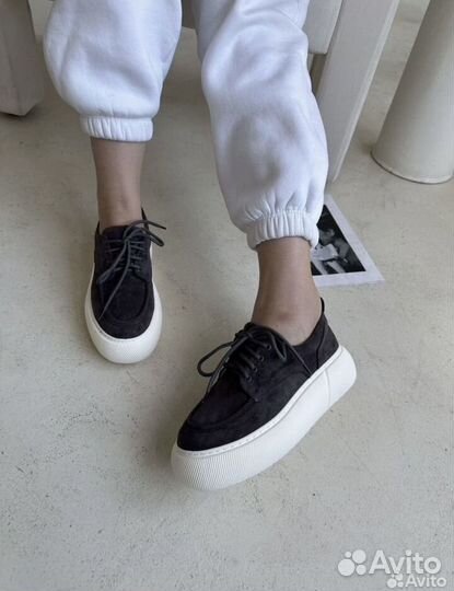 Замшевые кеды женские 2025