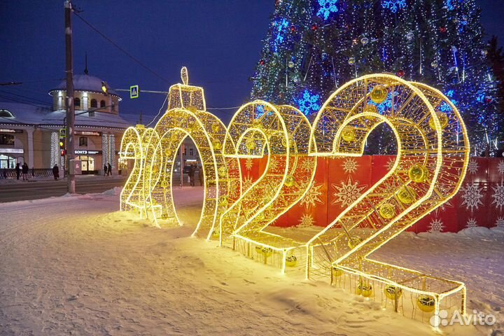 Уличные новогодние фигуры животных