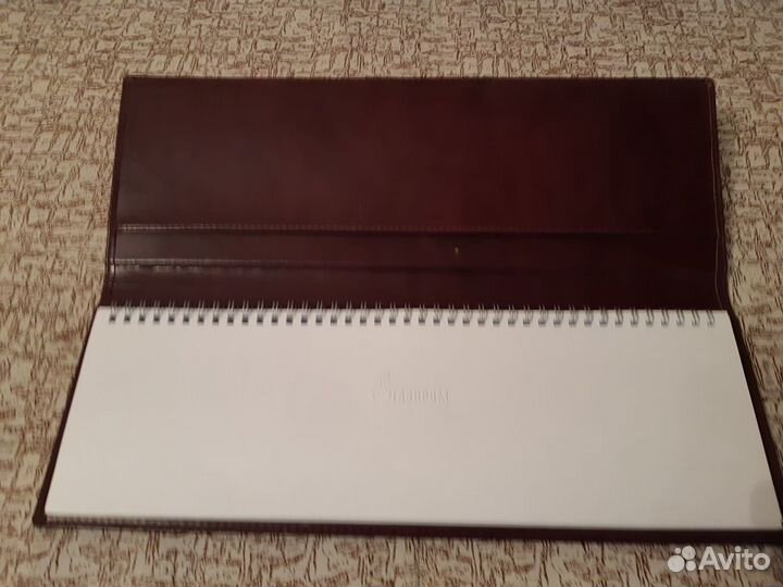 Кожаная папка с логотипом Газпром