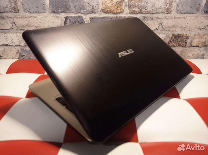 Красивый быстрый современный Asus SSD батарея 5ч