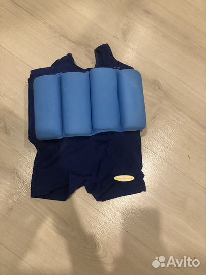 Плавательный костюм