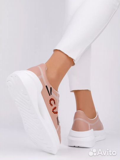 Кроссовки новые 35-36 натуральная кожа женские