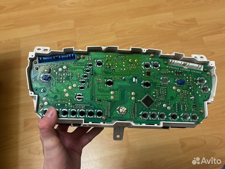 Приборный щиток lancer 9