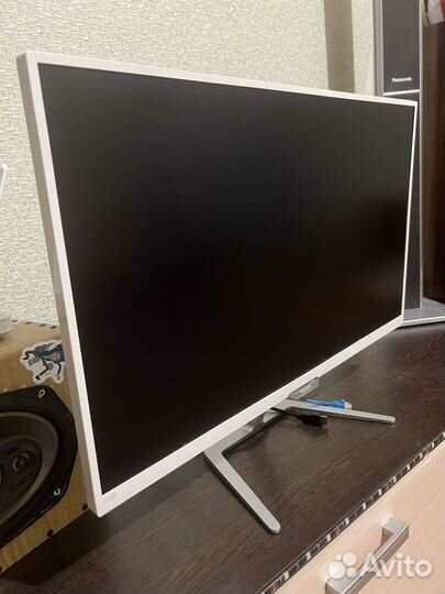 Монитор Philips 