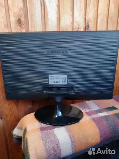Монитор samsung S24D300H