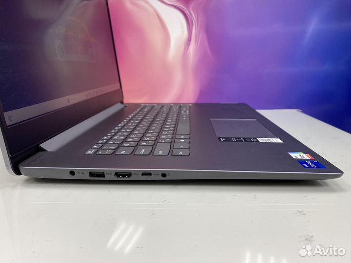 Большой Lenovo 4 Ядра/i7-1165G7/8GB/256GB/Iris Xe