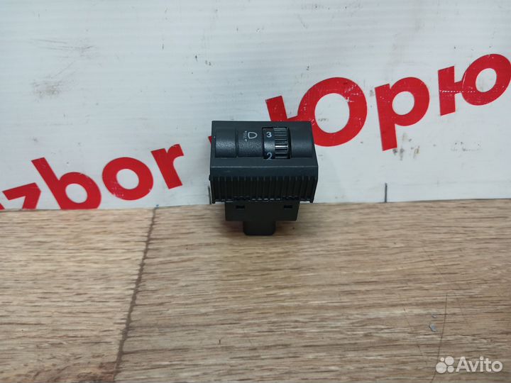 Кнопка коректора фар Volkswagen Polo 5