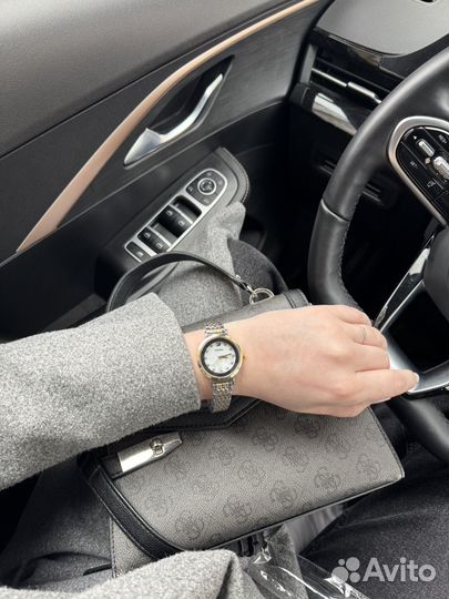 Наручные часы женские swarovsky