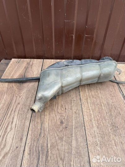 Расширительный бачок Mercedes-Benz W210 3.2