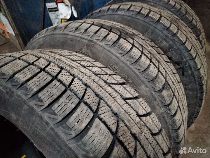 Triangle TR777 225/60 R17