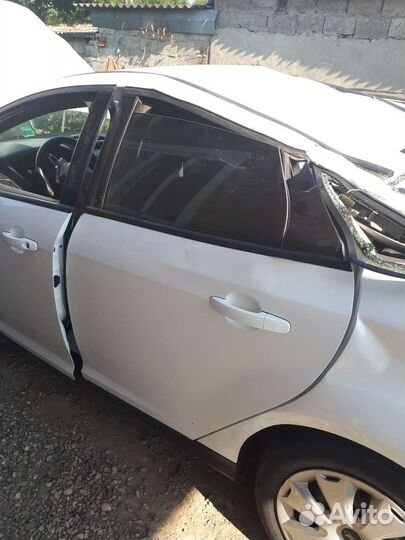Ford Focus 1.6 МТ, 2012, битый, 140 000 км