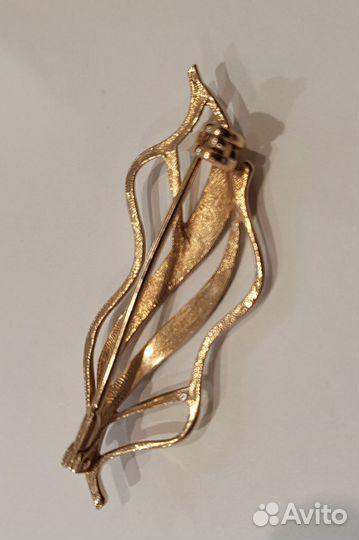 Золотая брошь