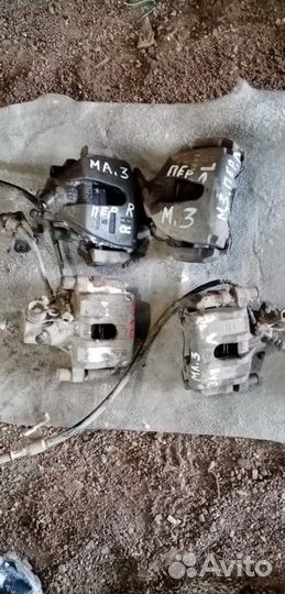 Mazda 3 2008 год тормозные диски суппорта