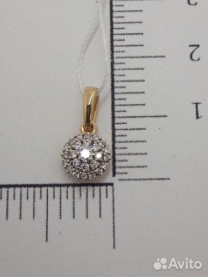 Золотая подвеска с камнем