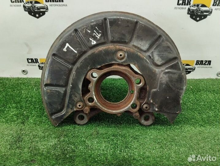 Цапфа передняя левая Volkswagen Golf