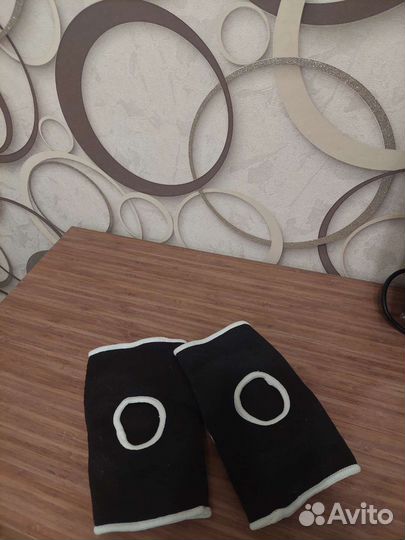 Наколенники спортивные