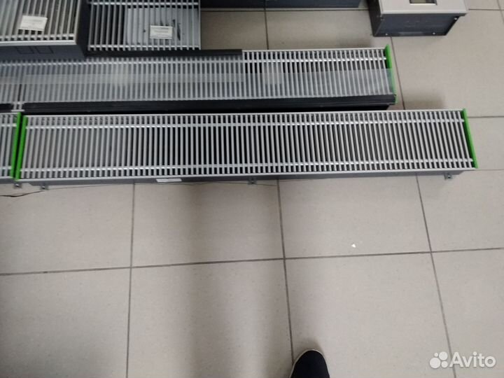 Конвектор отопления с решеткой