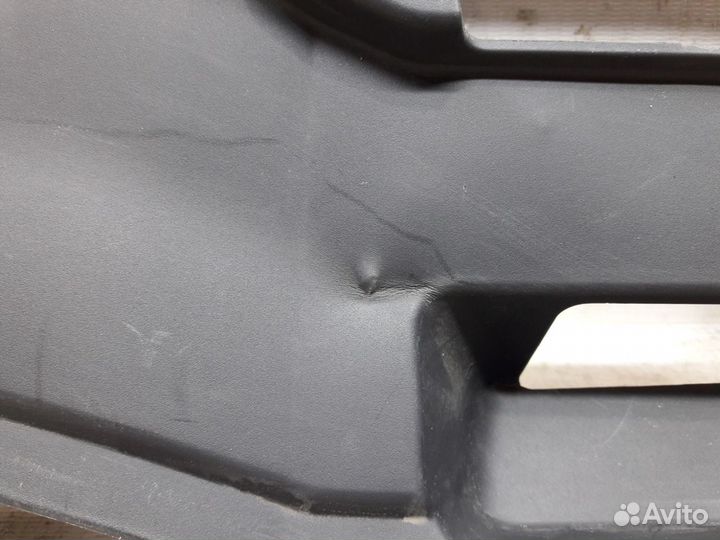 Кожух замка капота Skoda Rapid 2019