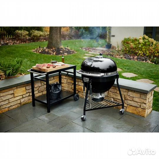 Угольный гриль Weber Summit Kamado E6 черный