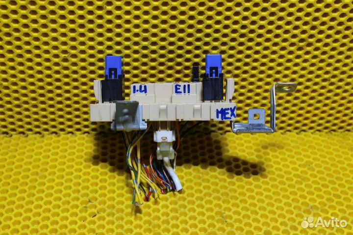 Блок предохранителей салона Nissan Note E11
