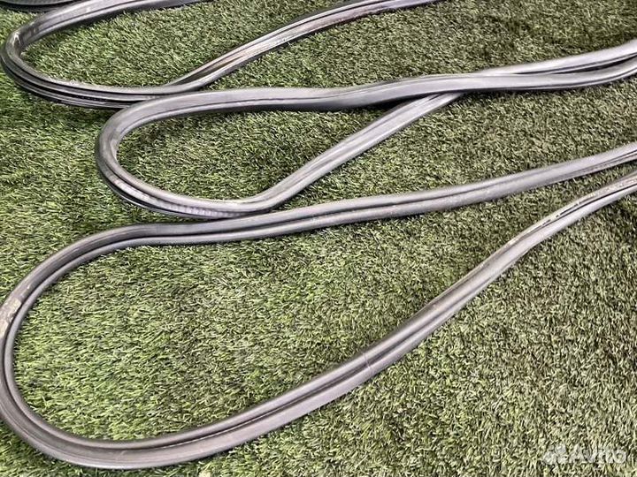 Уплотнительная резинка боковой двери Bmw X1 E84